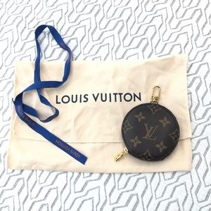 Louis Vuitton round zip coin pouch